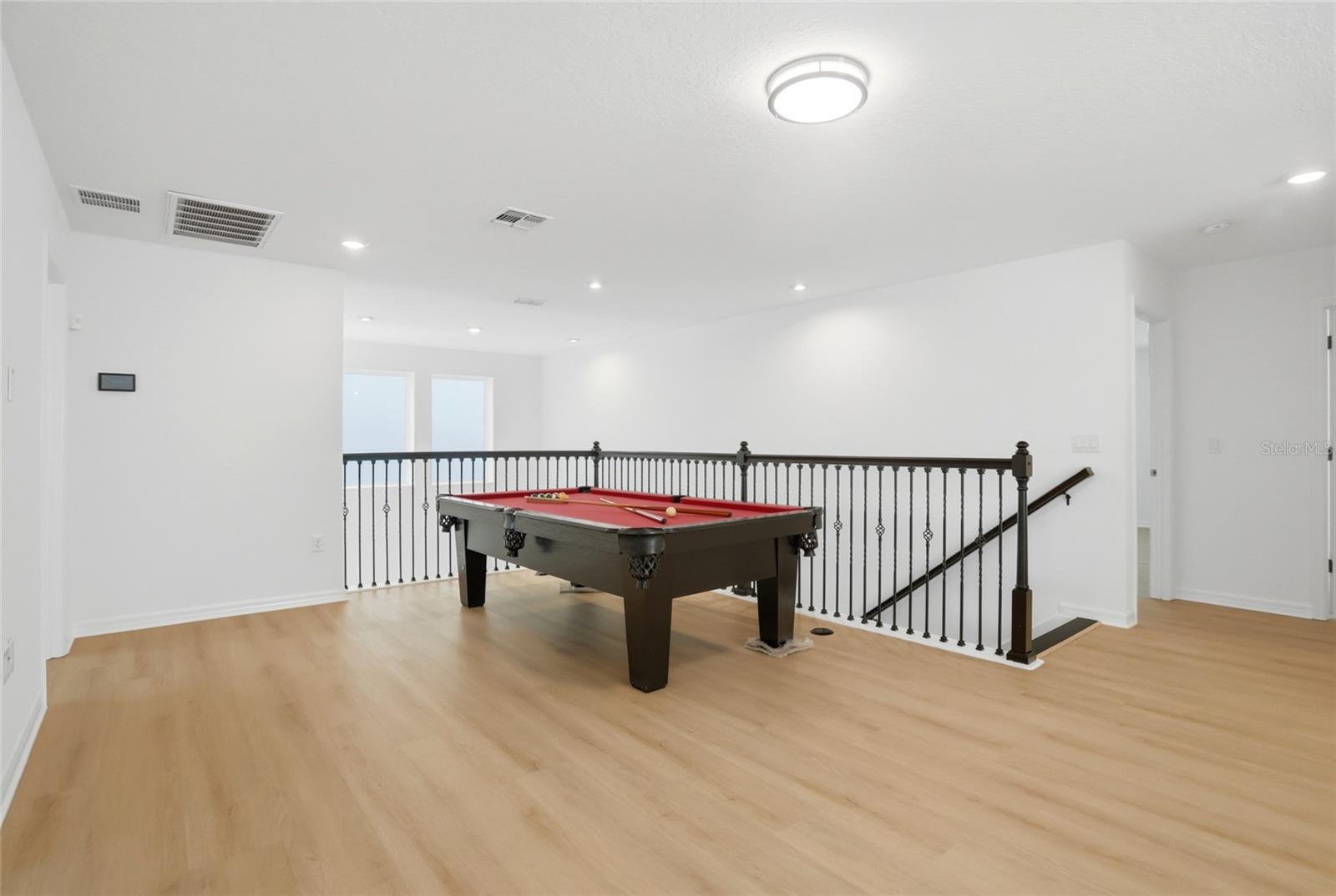 HERITAGE OAKS - Residential