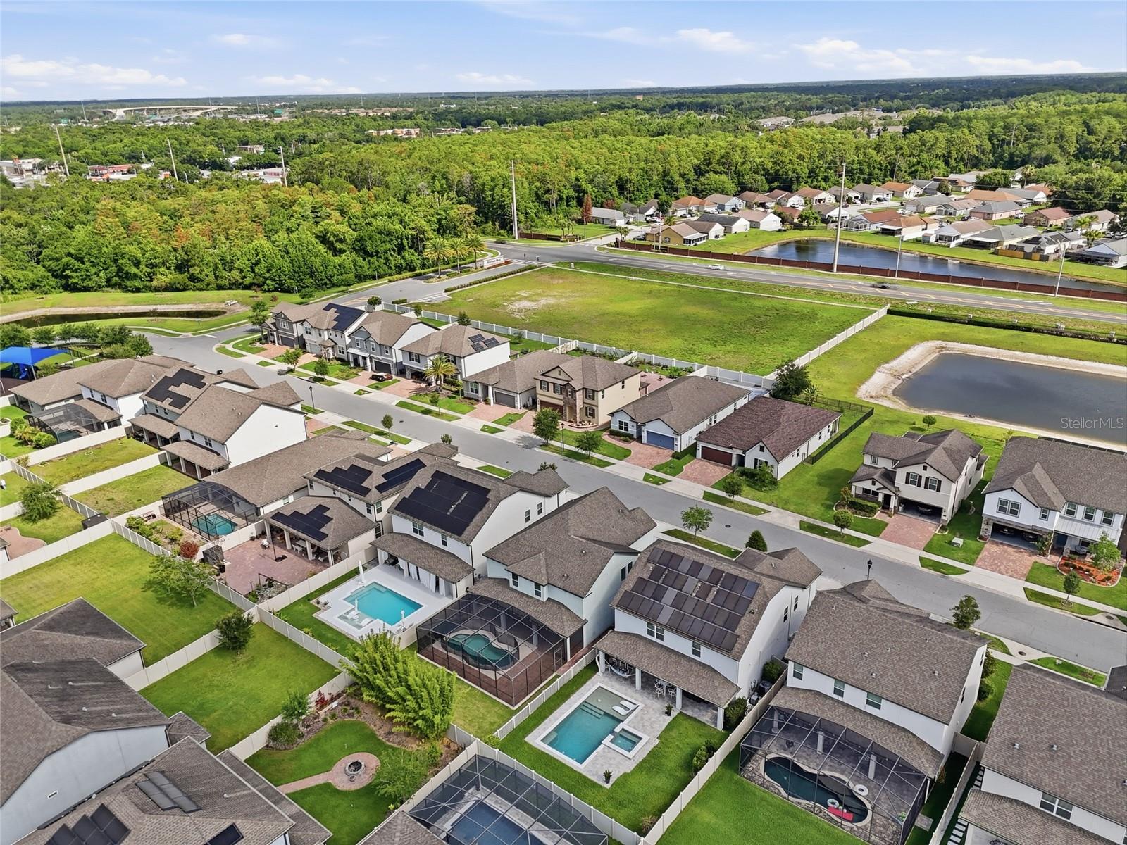 HERITAGE OAKS - Residential