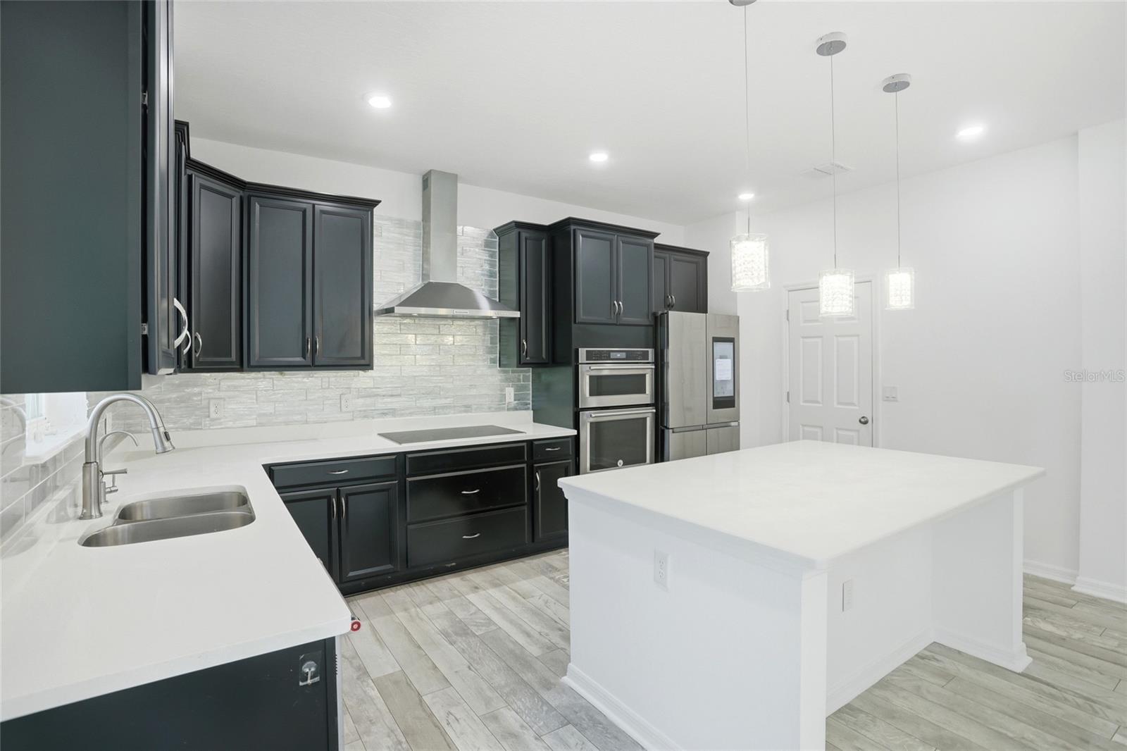 HERITAGE OAKS - Residential