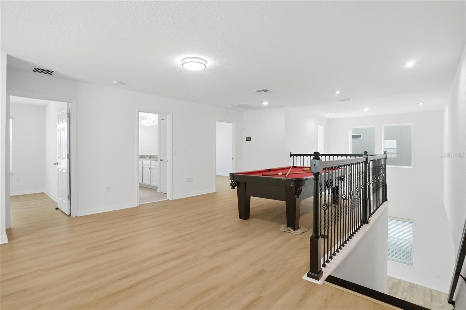 HERITAGE OAKS - Residential