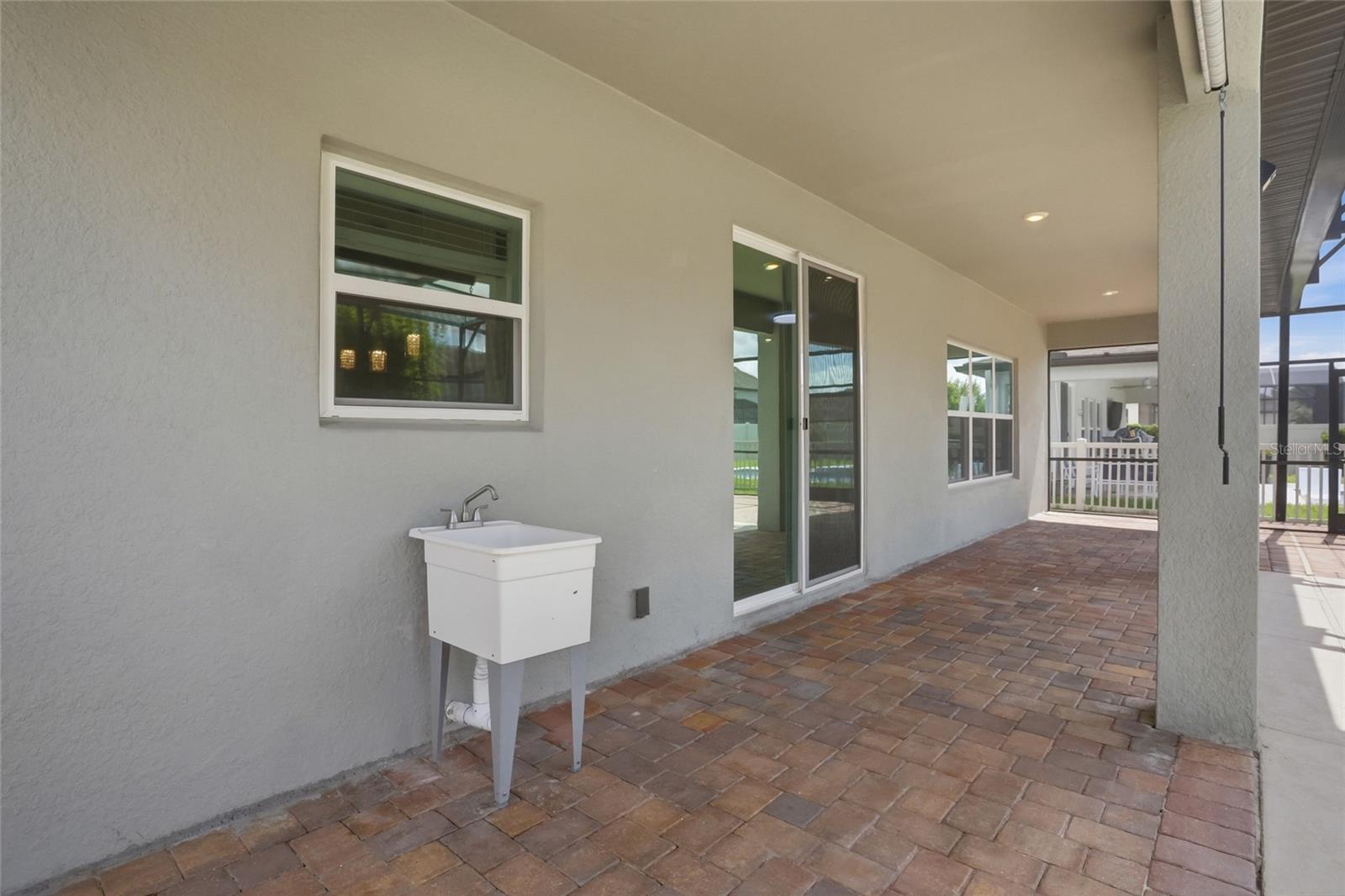 HERITAGE OAKS - Residential