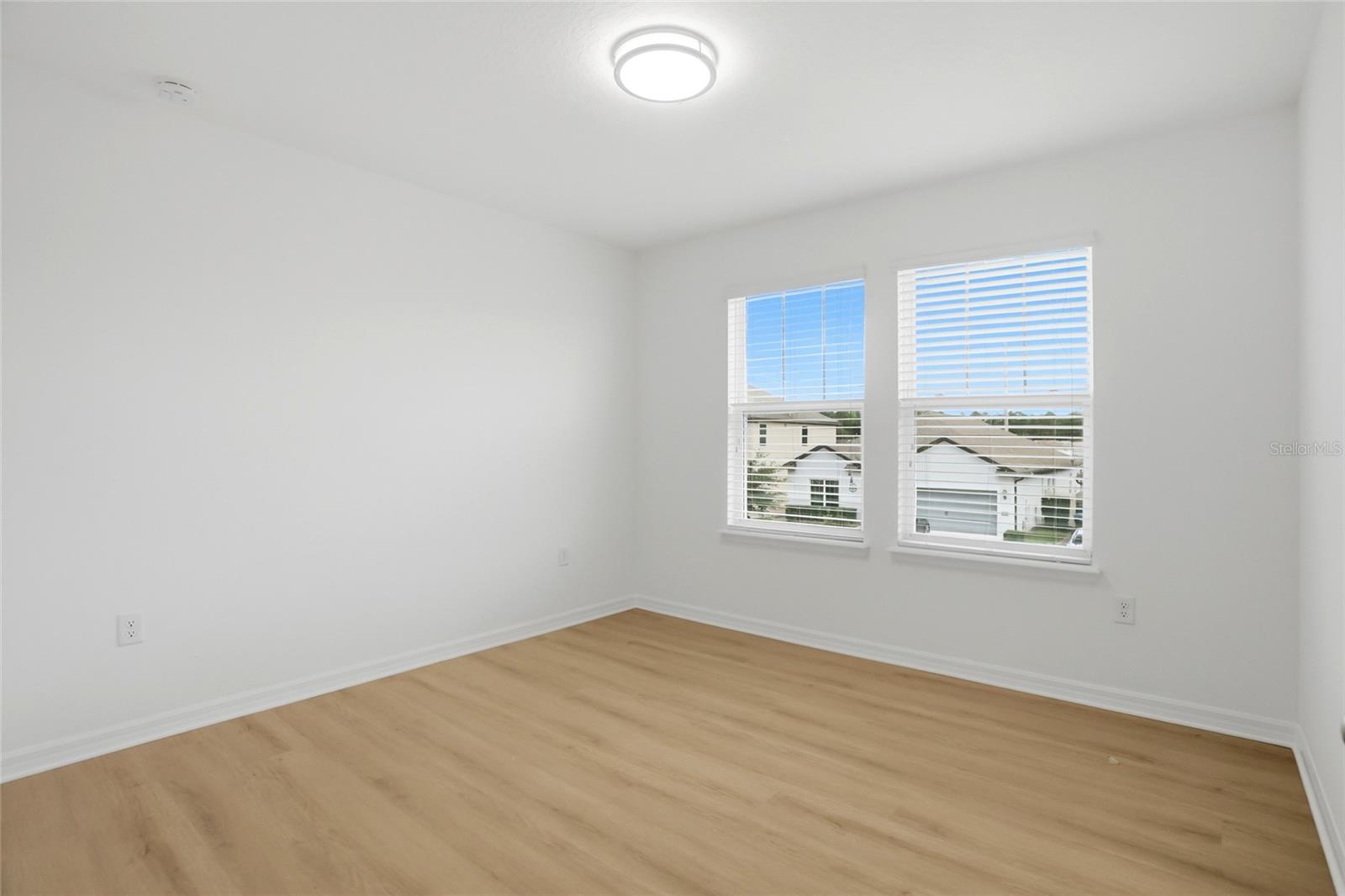 HERITAGE OAKS - Residential