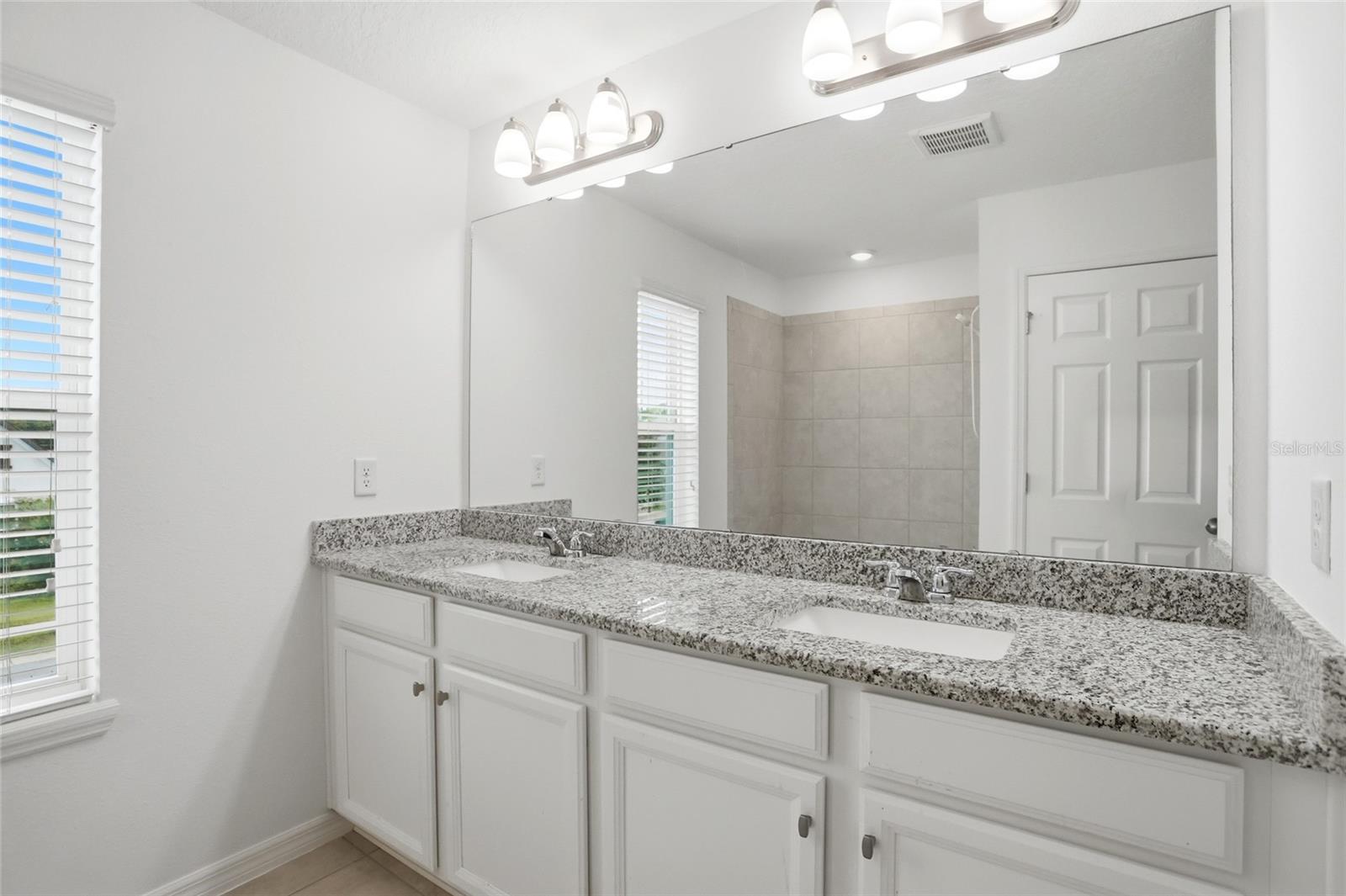HERITAGE OAKS - Residential
