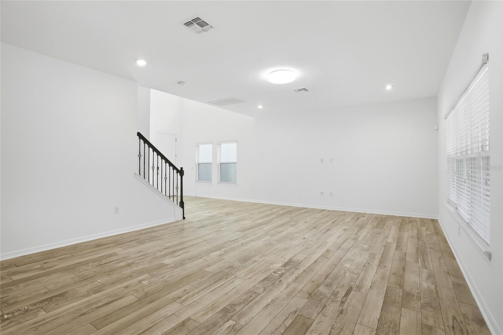 HERITAGE OAKS - Residential