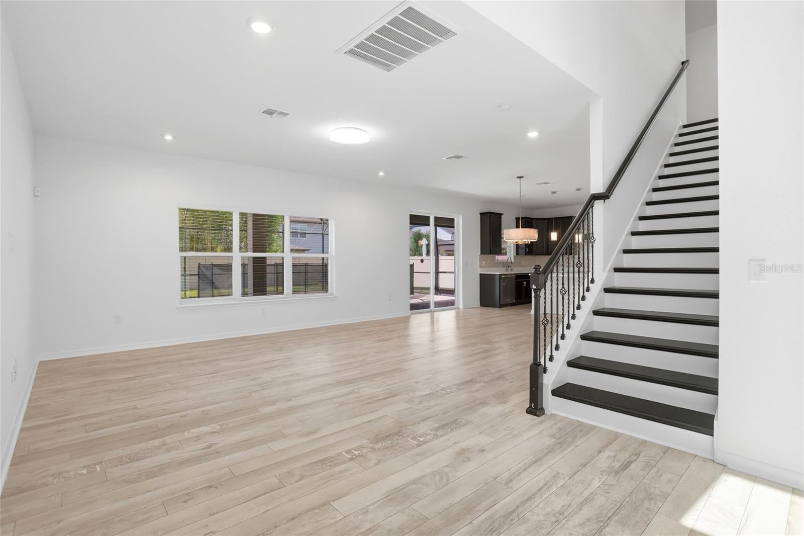 HERITAGE OAKS - Residential