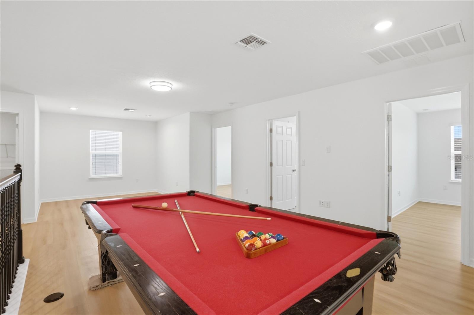 HERITAGE OAKS - Residential