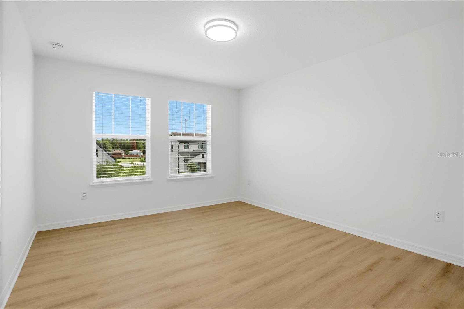 HERITAGE OAKS - Residential