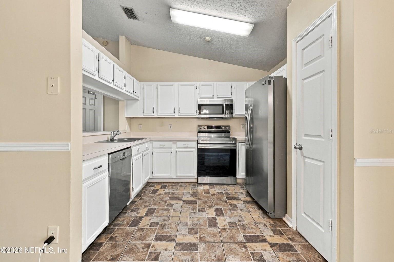 4926 GARDEN MOSS CIRCLE S