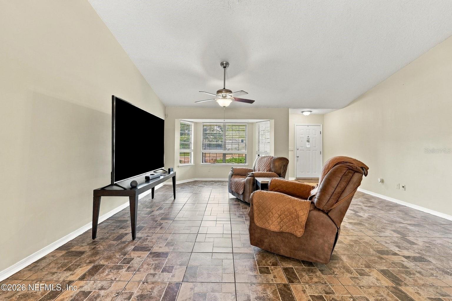 4926 GARDEN MOSS CIRCLE S