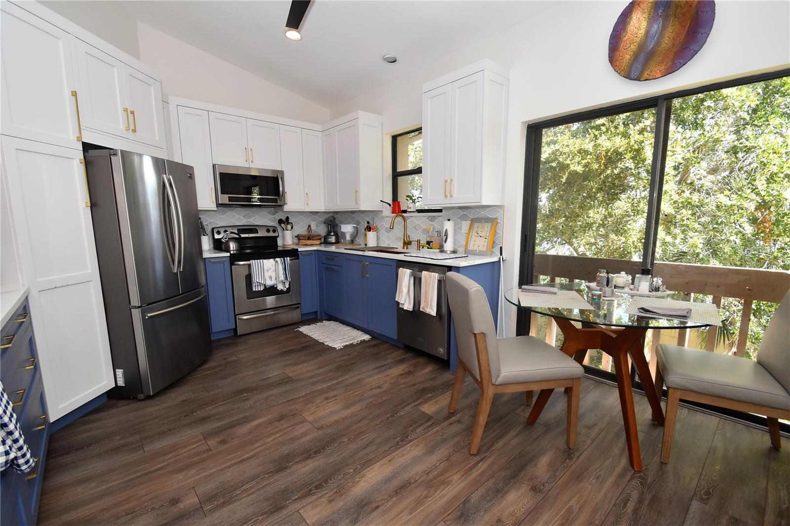 LANDINGS SOUTH V - Residential Lease