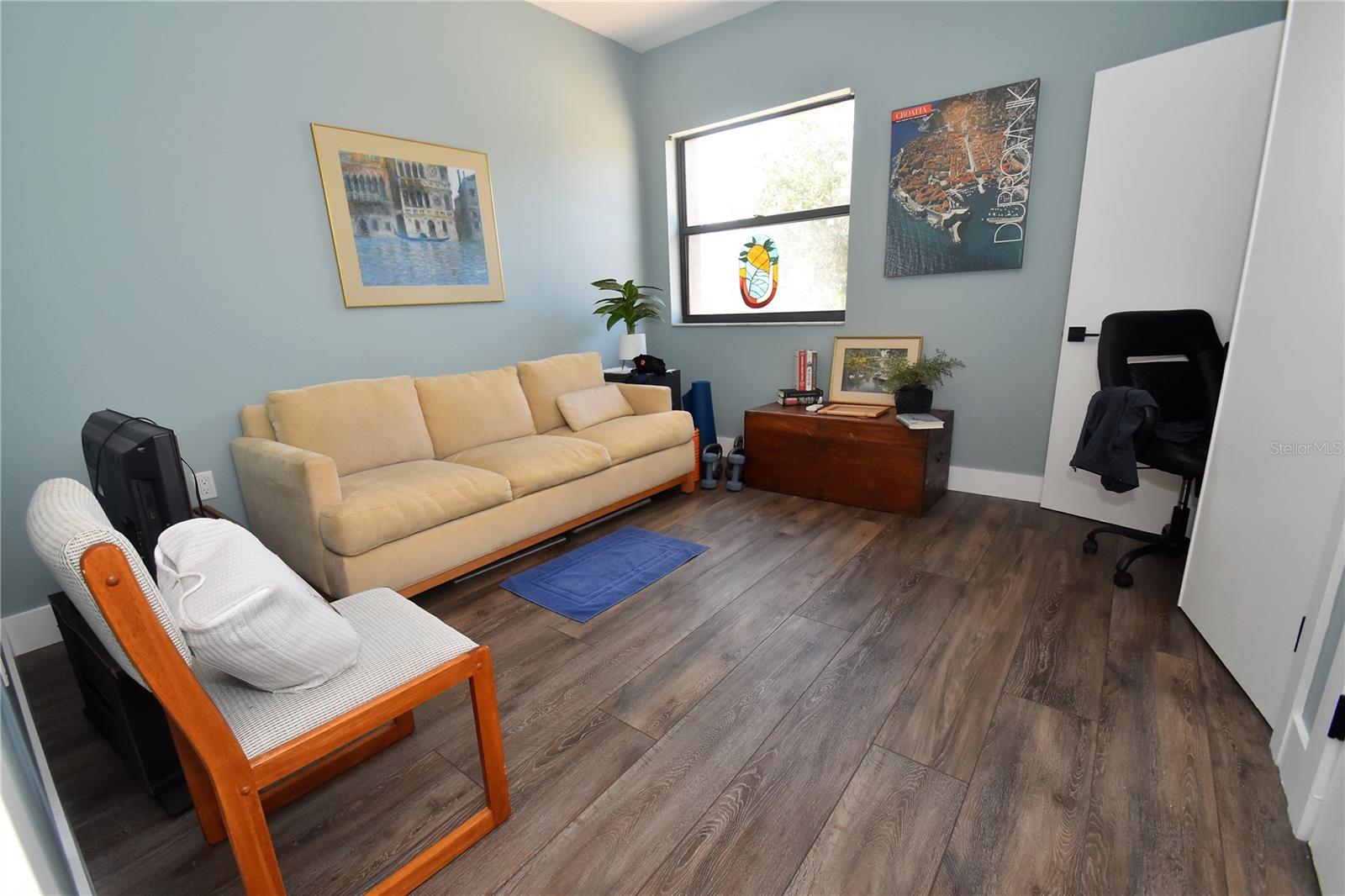 LANDINGS SOUTH V - Residential Lease