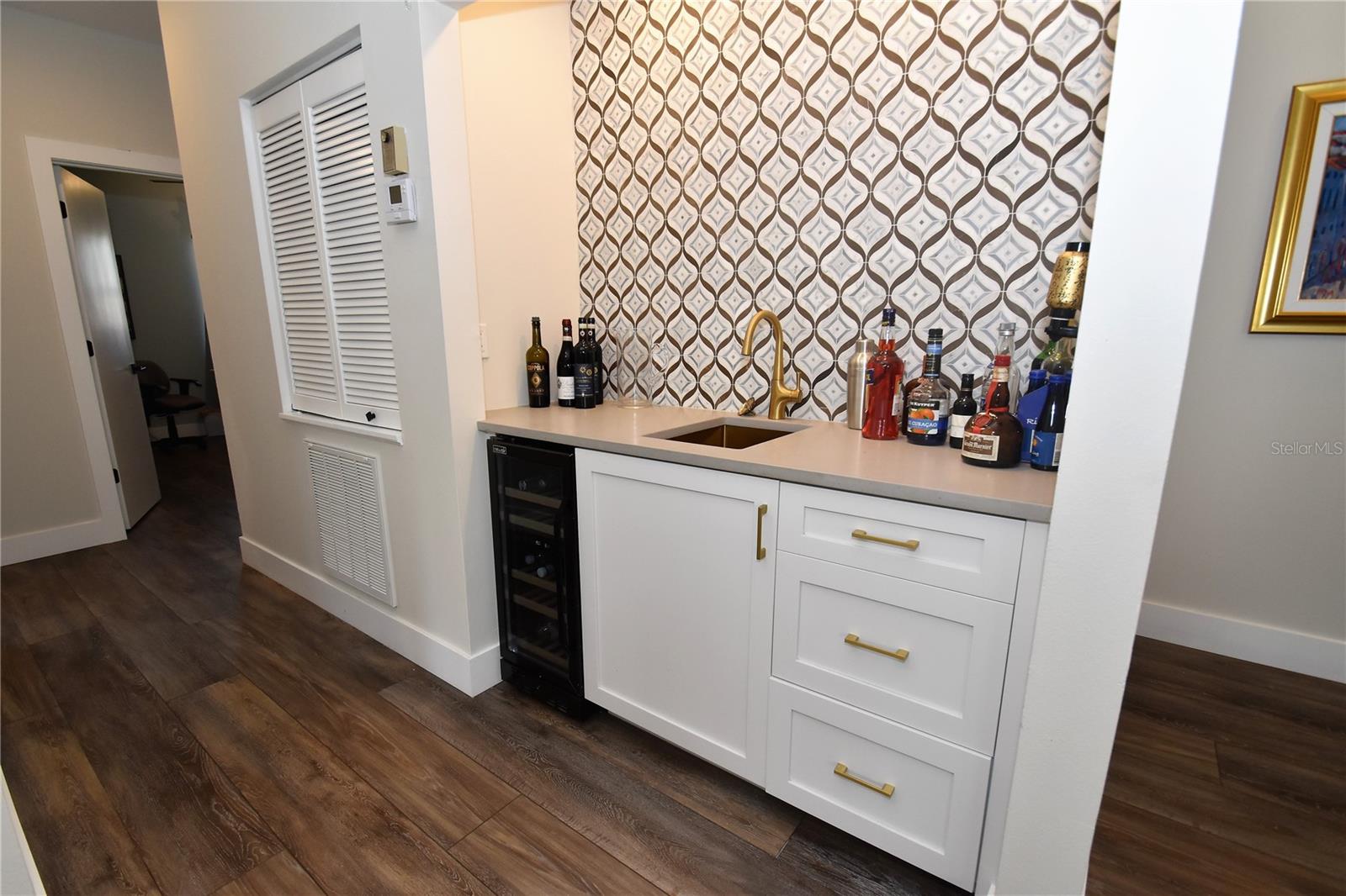 LANDINGS SOUTH V - Residential Lease