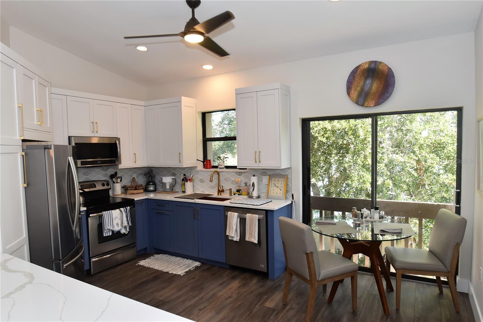 LANDINGS SOUTH V - Residential Lease