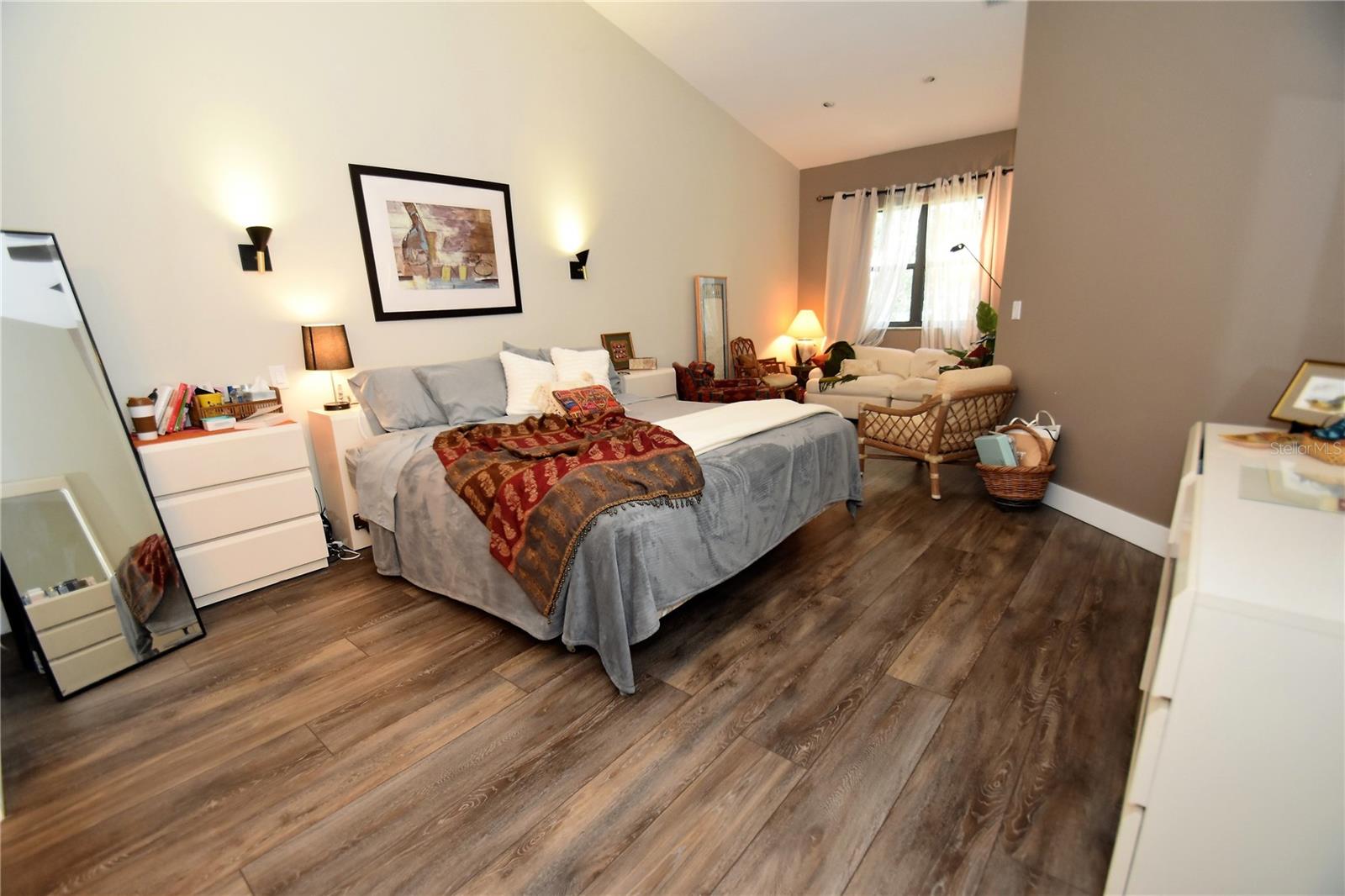 LANDINGS SOUTH V - Residential Lease