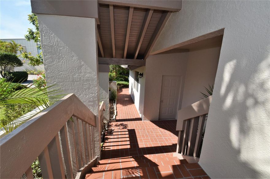 ***Available May 2026*** 3 Month Minimum. Not available for annual lease.   Need a place to rent? Come check out this fantastic property in a safe gated community.  Tennis Courts & Swimming Pool.   Property is very clean, spacious and furnished! The Landings is a gated community, beautifully landscaped with a nature trail and gazebo on the Intracoastal Waterway. Racquet Club includes 8 lighted Har-Tru tennis courts, large heated/cooled pool/spa, hot tub, game room, library, expanded fitness room and new locker rooms. There are numerous social activities that are available. The Landings is centrally located, close to Siesta Key, shopping, restaurants and just 15 min. from downtown.