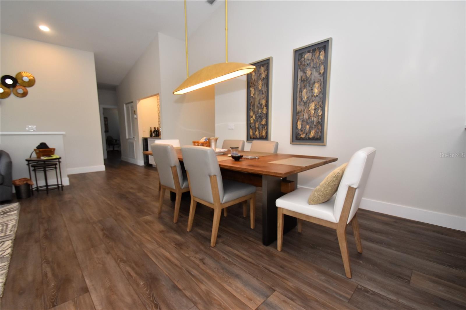 LANDINGS SOUTH V - Residential Lease