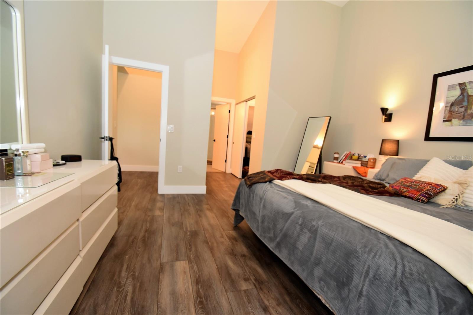LANDINGS SOUTH V - Residential Lease