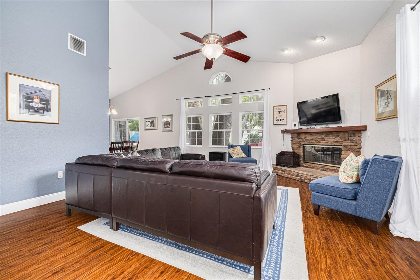 ORANGE HEIGHTS - Residential