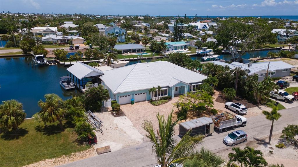 Photo of 502 72nd Street, Holmes Beach, FL 34217 (MLS # L4954589)