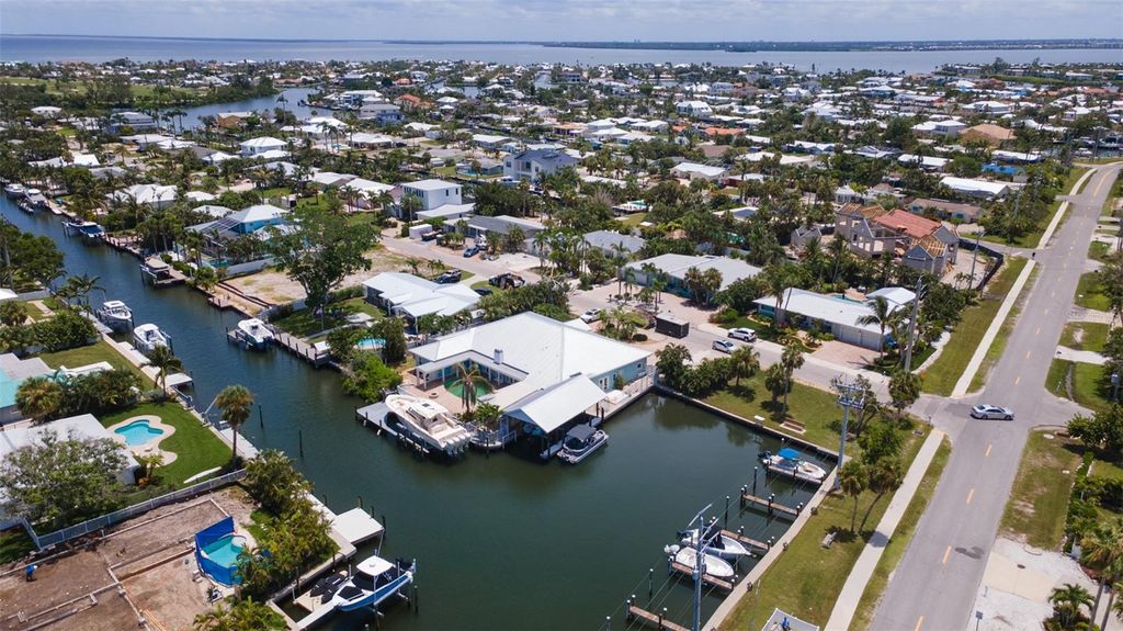 Photo of 502 72nd Street, Holmes Beach, FL 34217 (MLS # L4954589)