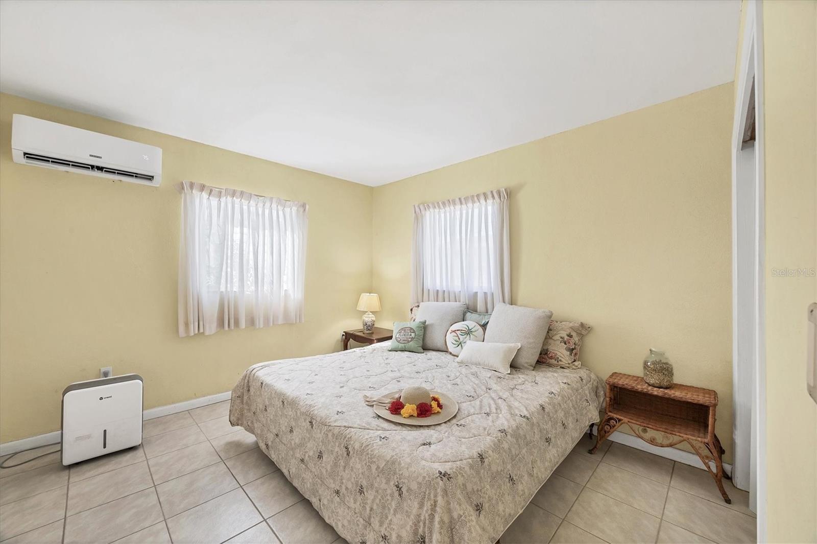 WARM MINERAL SPGS - Residential
