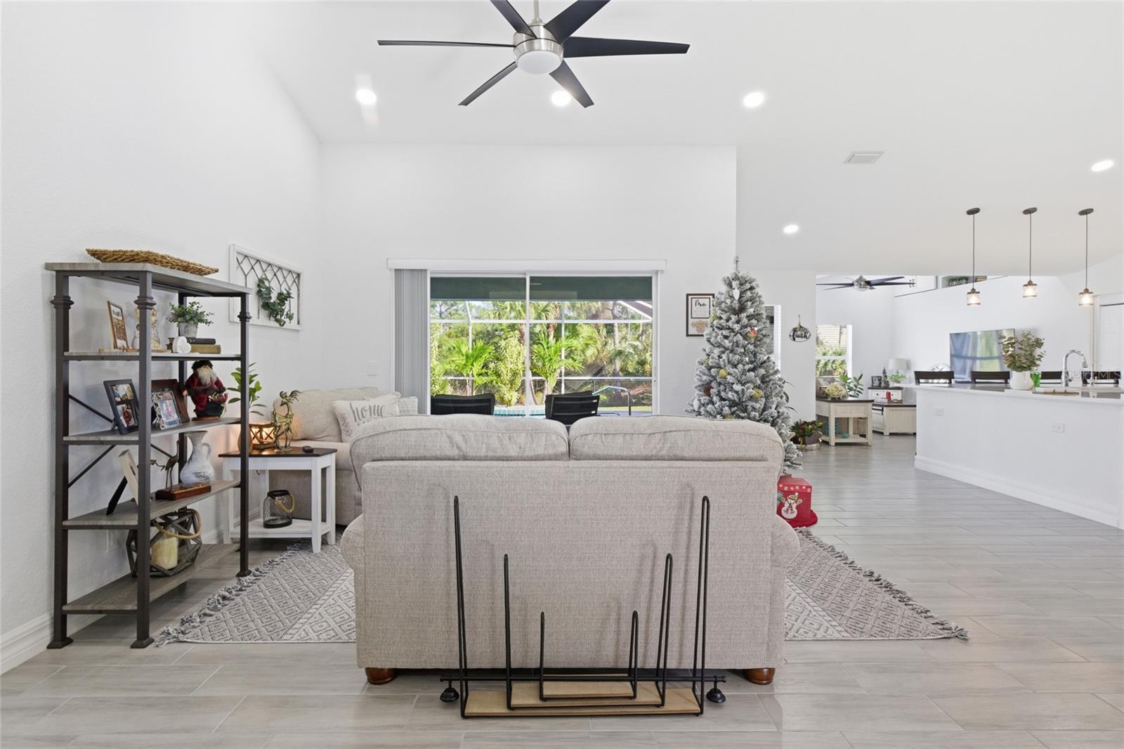 5986 PONCE DE LEON BOULEVARD