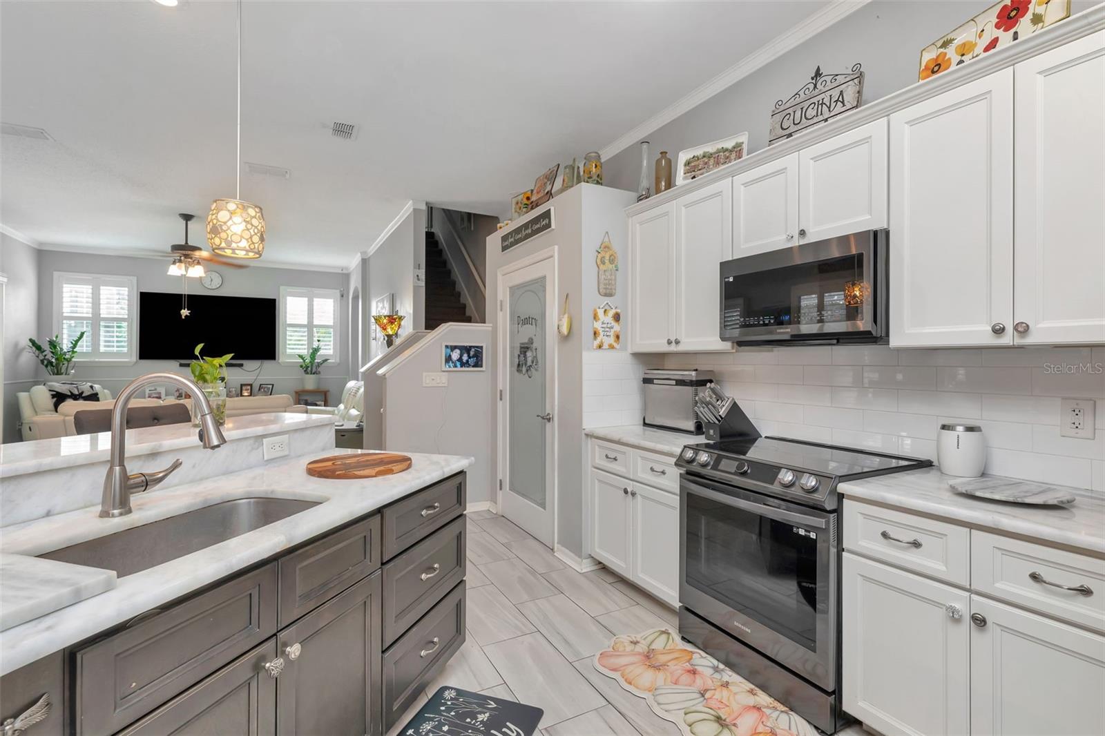 FAIRWAY OAKS - Residential