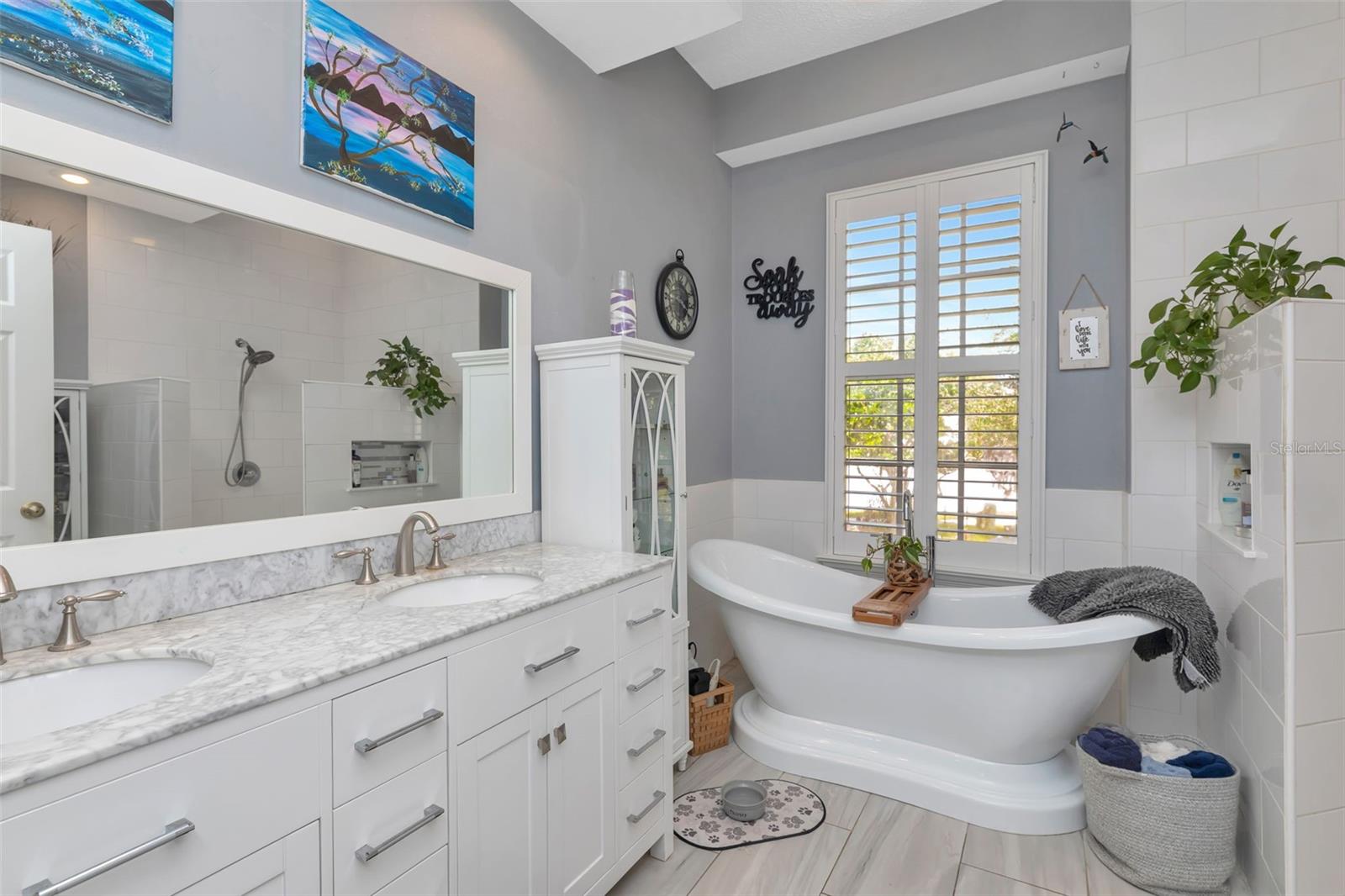 FAIRWAY OAKS - Residential