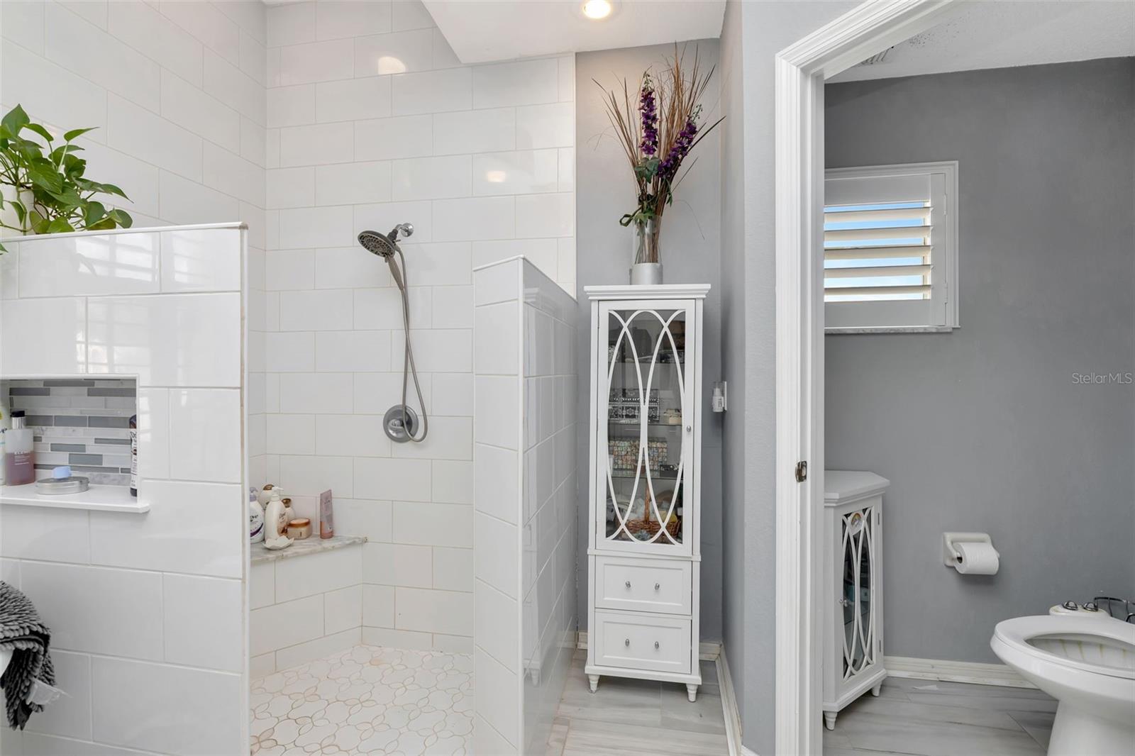 FAIRWAY OAKS - Residential