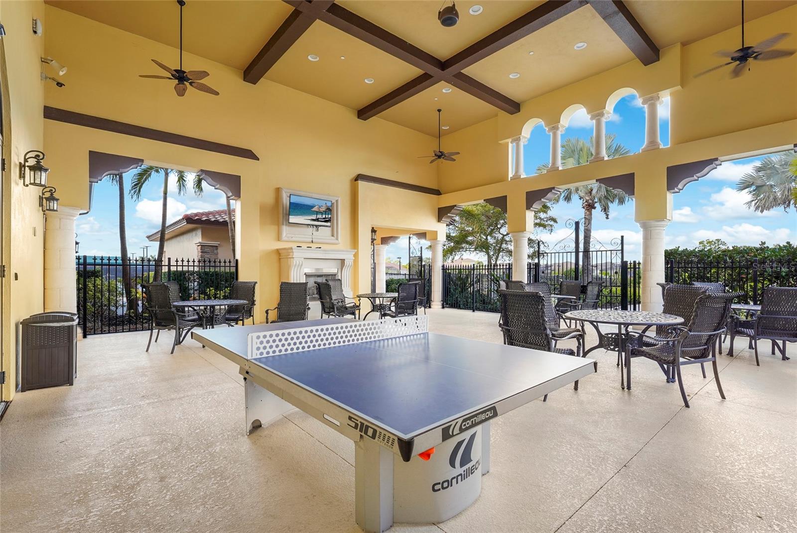 COACH HOMES 3/GRAN PARADISO PH - Residential