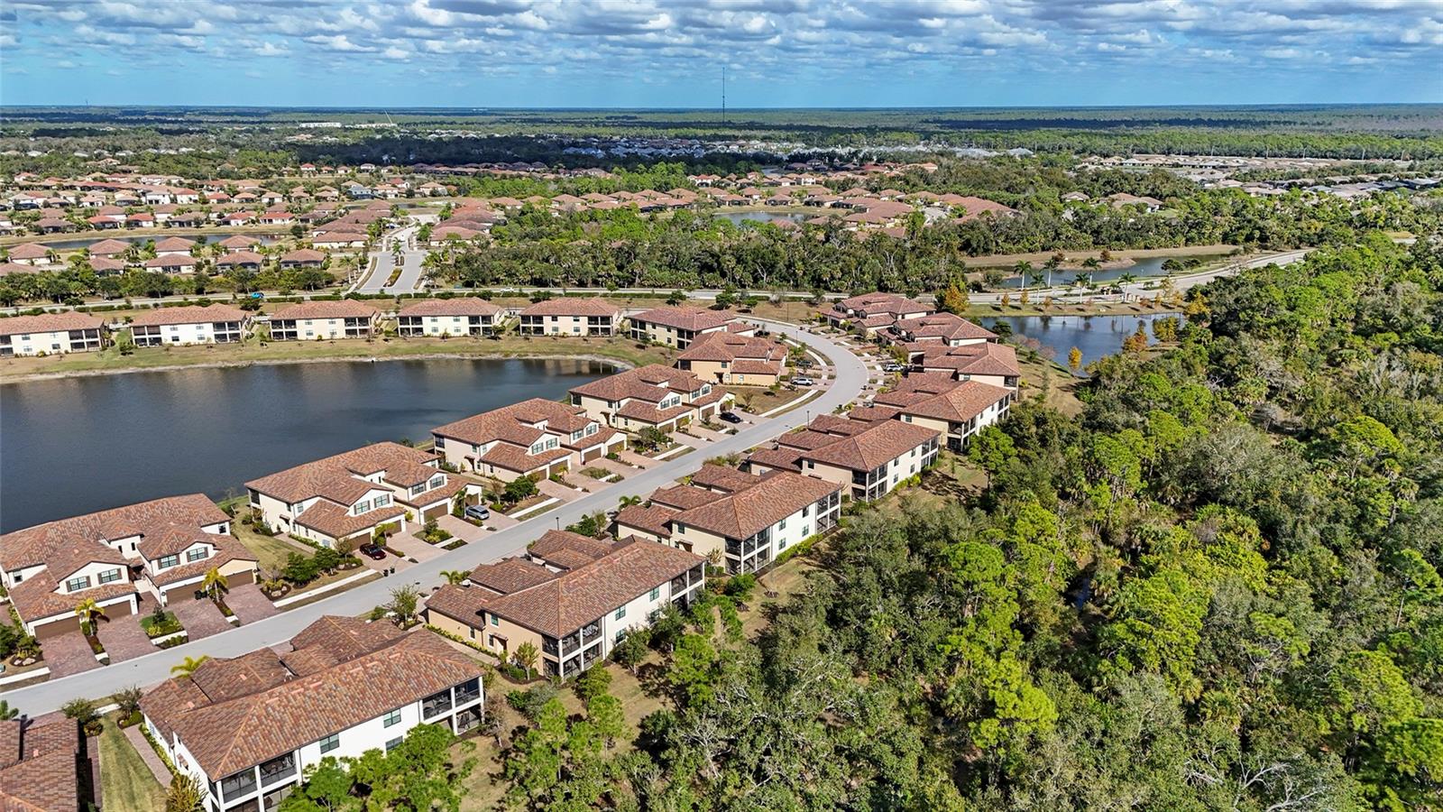 COACH HOMES 3/GRAN PARADISO PH - Residential