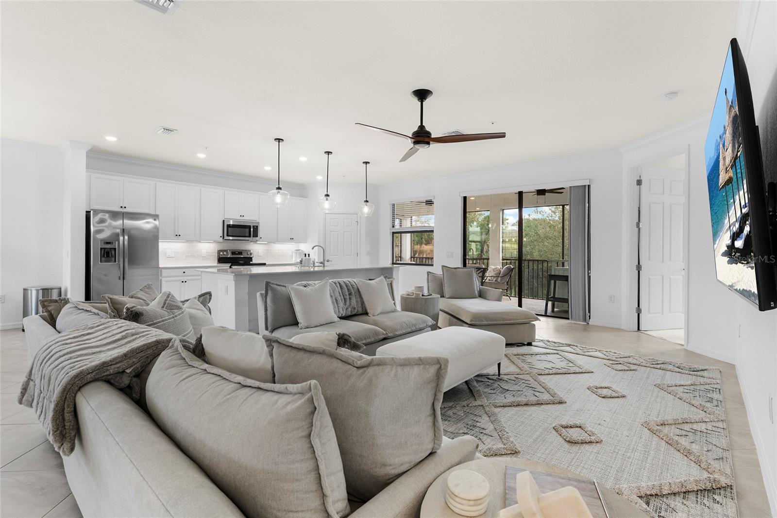 COACH HOMES 3/GRAN PARADISO PH - Residential