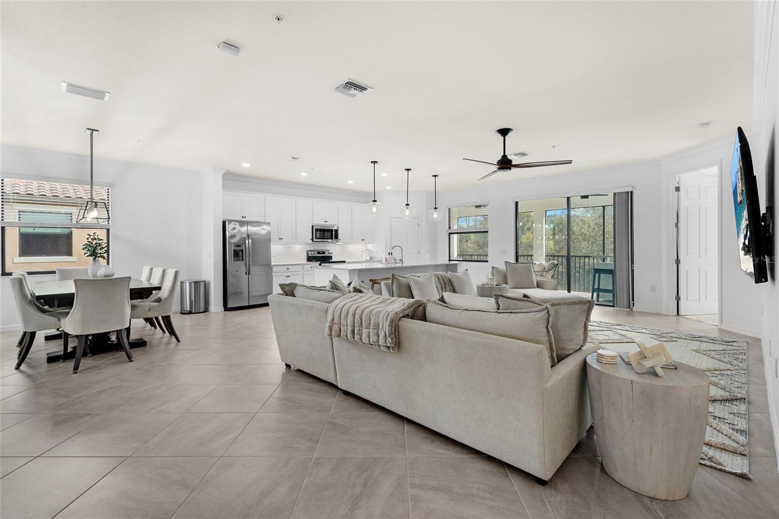 COACH HOMES 3/GRAN PARADISO PH - Residential