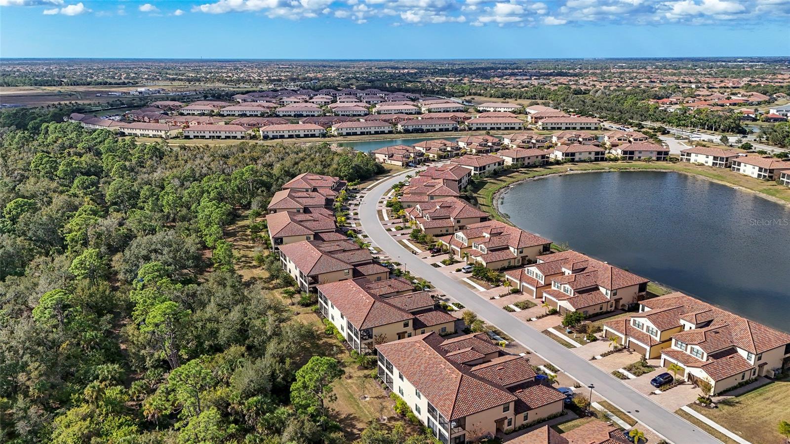 COACH HOMES 3/GRAN PARADISO PH - Residential