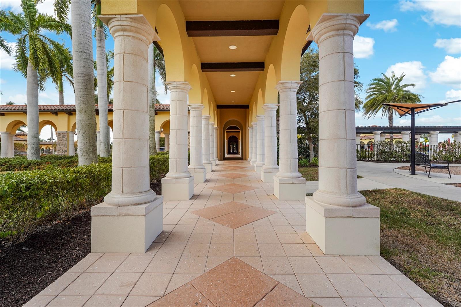 COACH HOMES 3/GRAN PARADISO PH - Residential