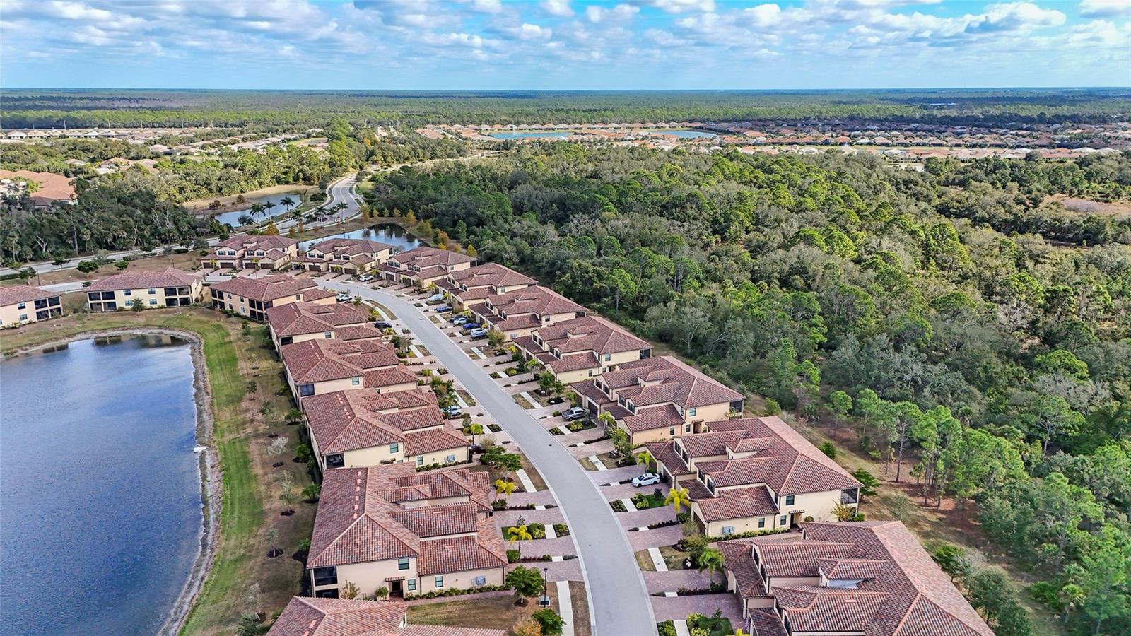 COACH HOMES 3/GRAN PARADISO PH - Residential