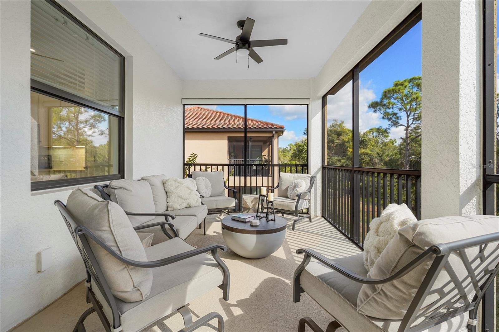 COACH HOMES 3/GRAN PARADISO PH - Residential