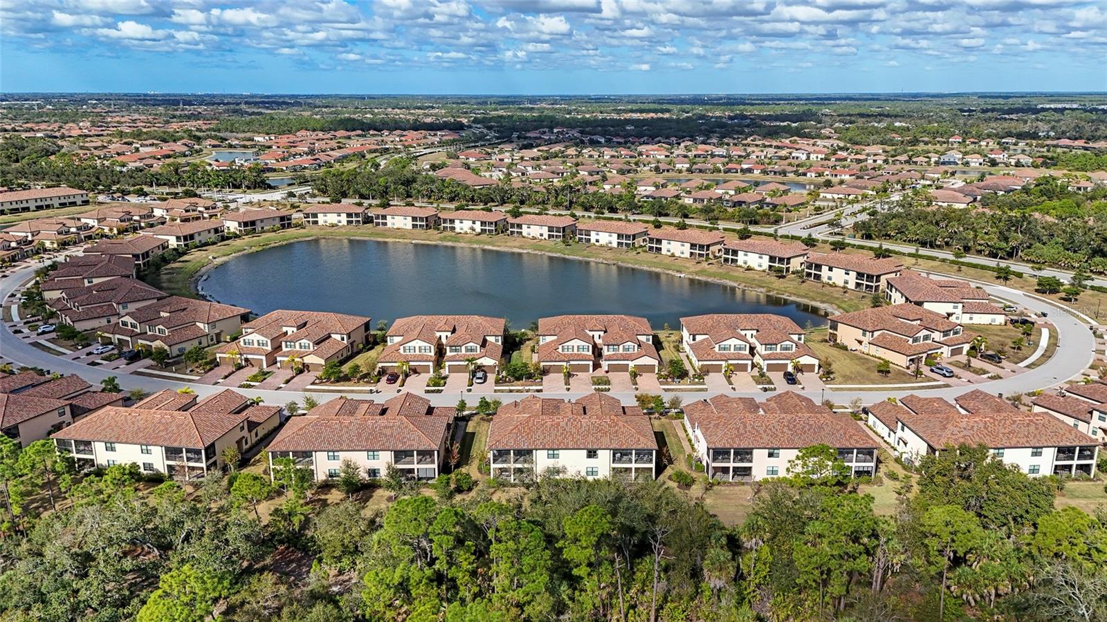 COACH HOMES 3/GRAN PARADISO PH - Residential