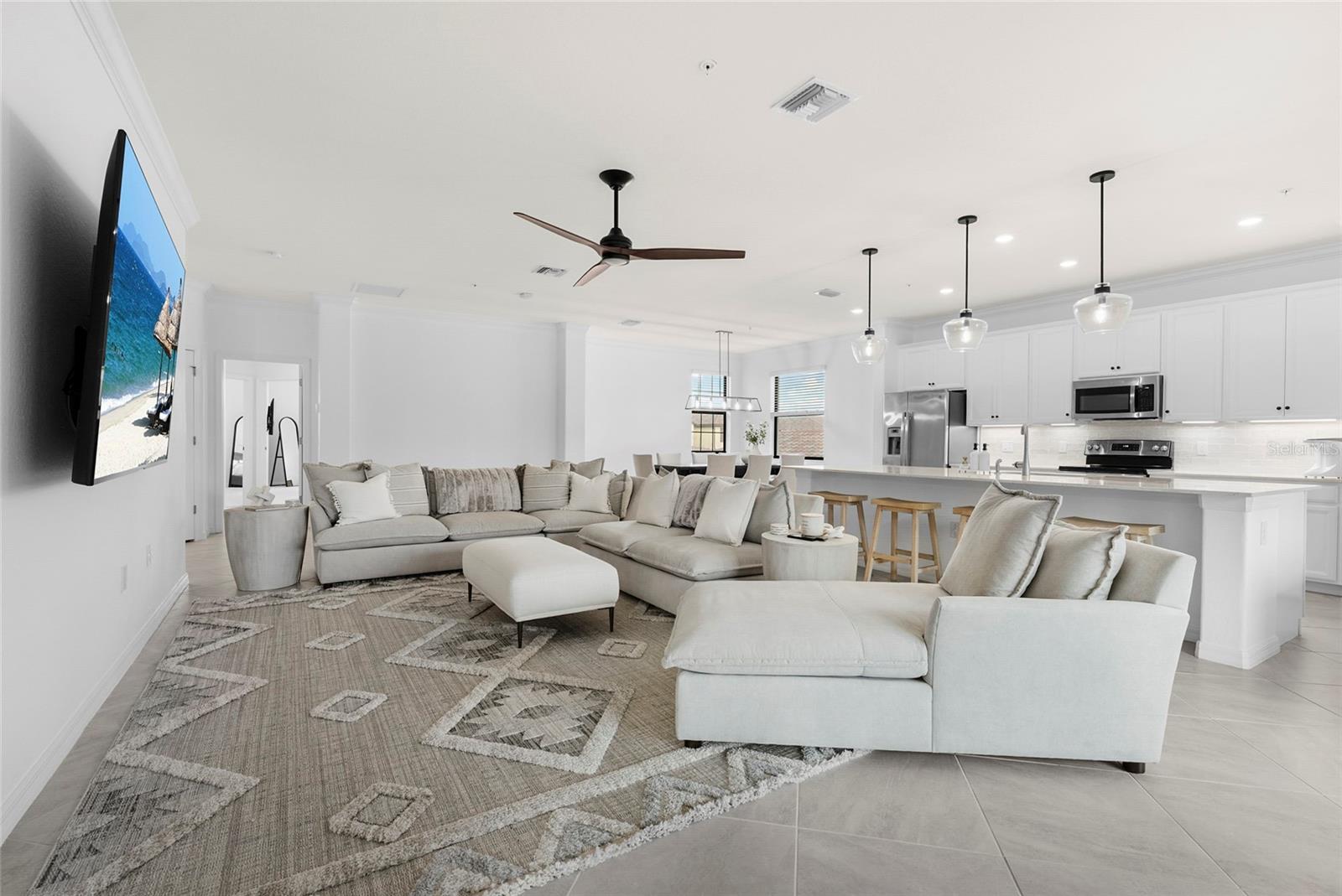 COACH HOMES 3/GRAN PARADISO PH - Residential