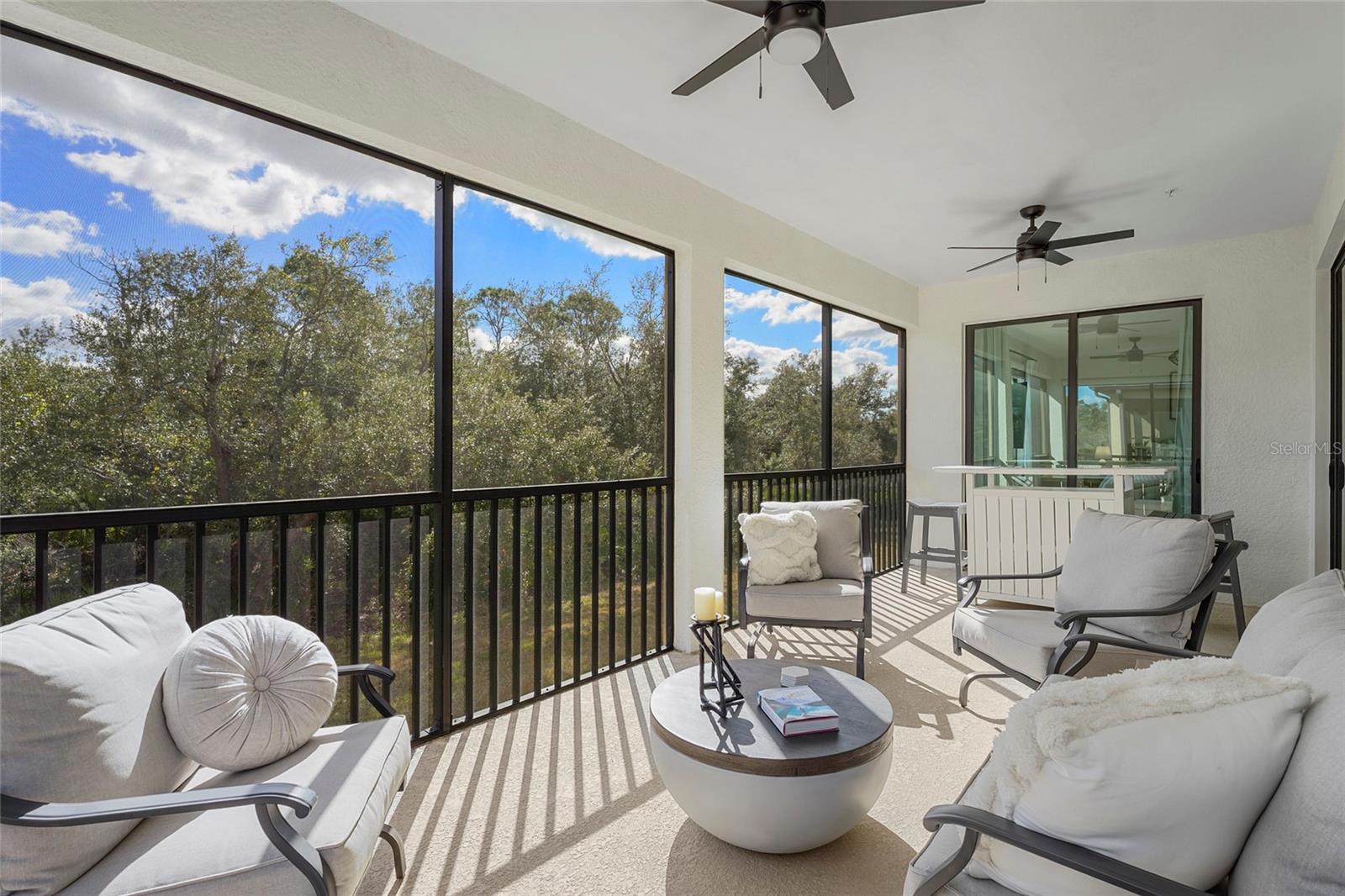 COACH HOMES 3/GRAN PARADISO PH - Residential