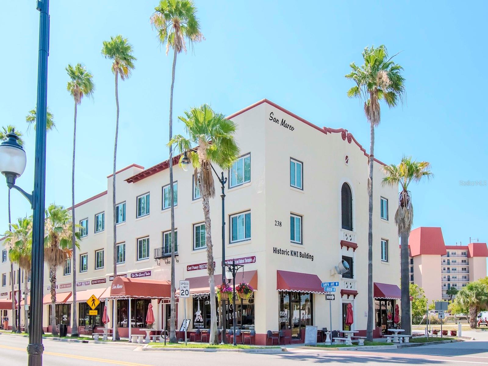 BEACH MANOR VILLAS - Residential