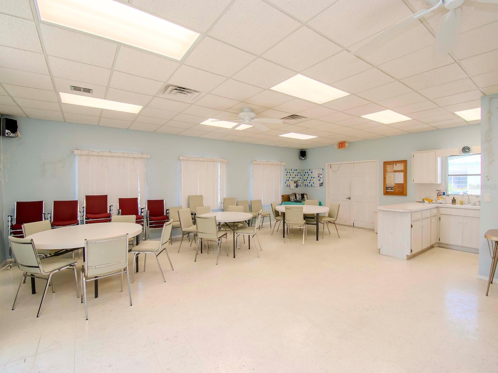 BEACH MANOR VILLAS - Residential