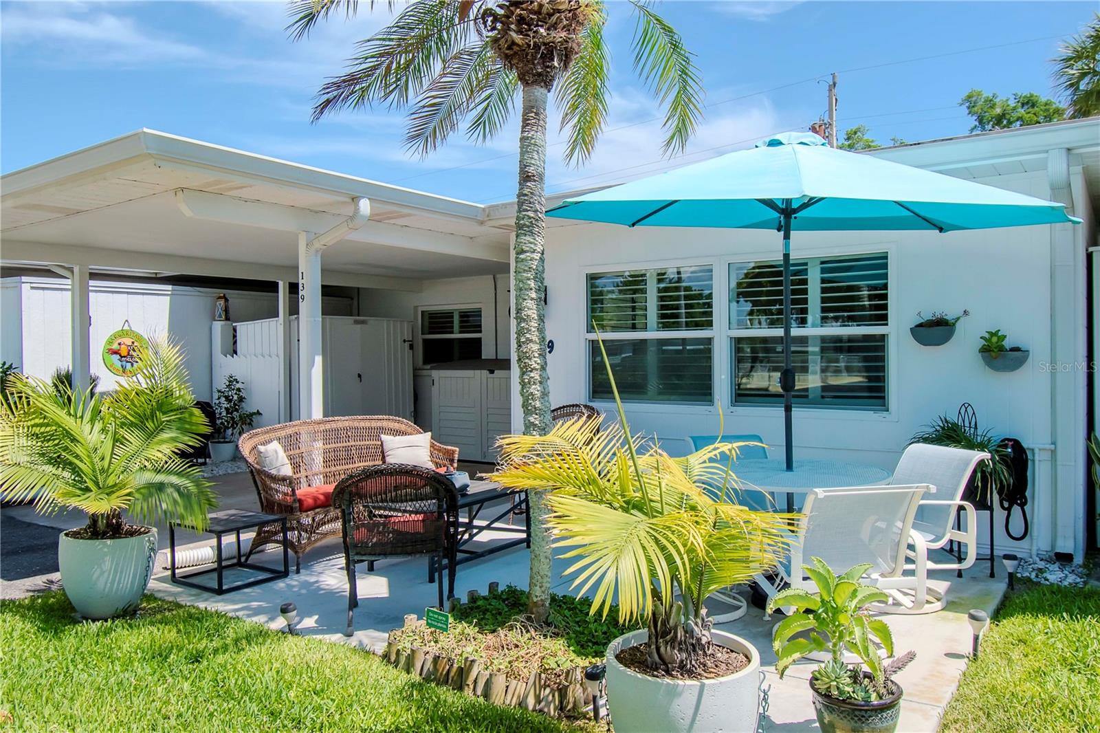 BEACH MANOR VILLAS - Residential