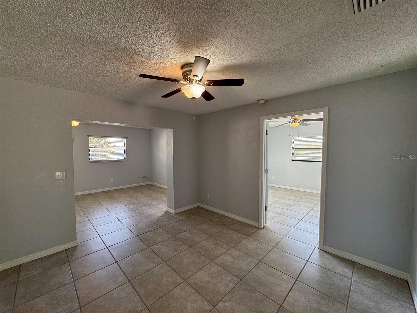1915 S RIVERSIDE DRIVE 2