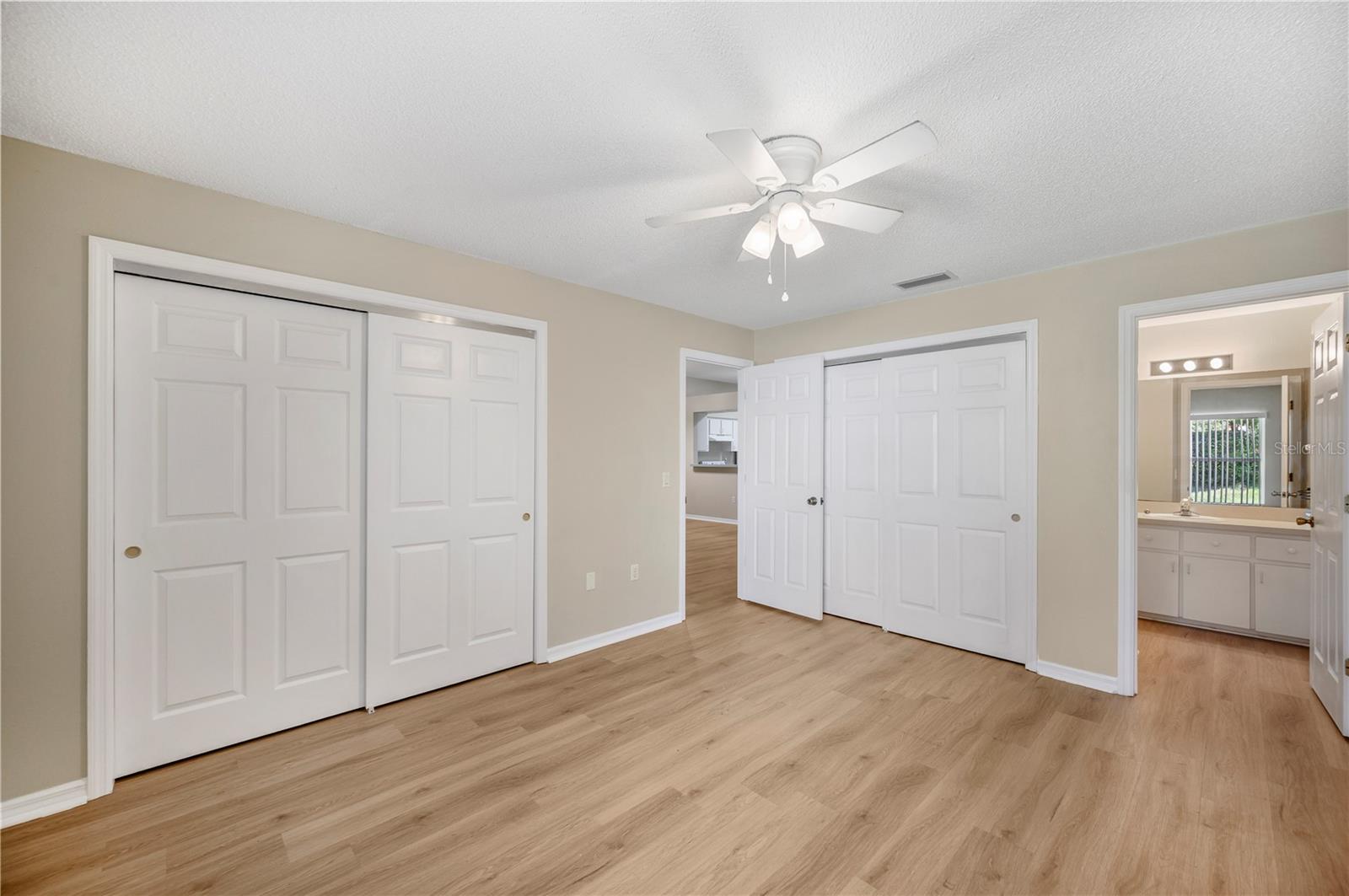 TOWNHOUSES AT PARK LAKE - Residential