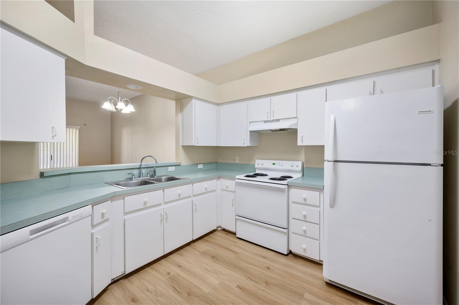 TOWNHOUSES AT PARK LAKE - Residential