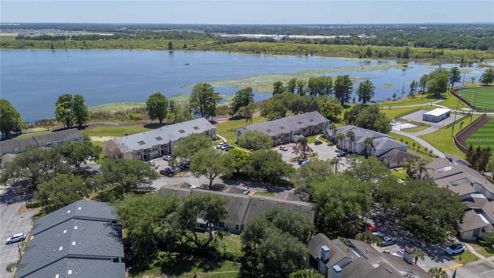 TOWNHOUSES AT PARK LAKE - Residential