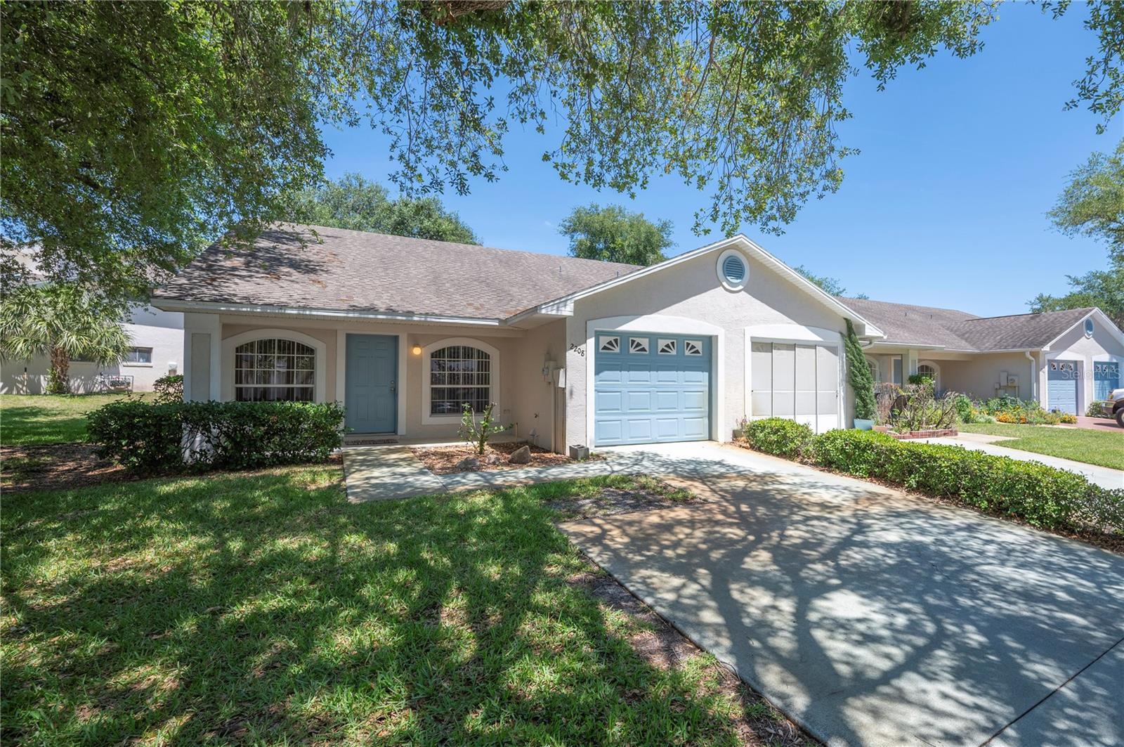 TOWNHOUSES AT PARK LAKE - Residential