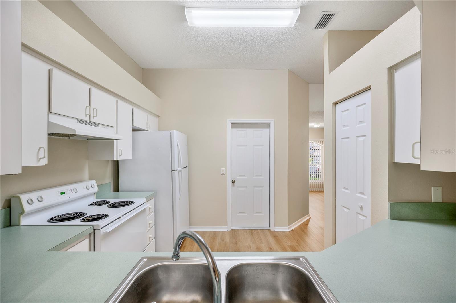 TOWNHOUSES AT PARK LAKE - Residential