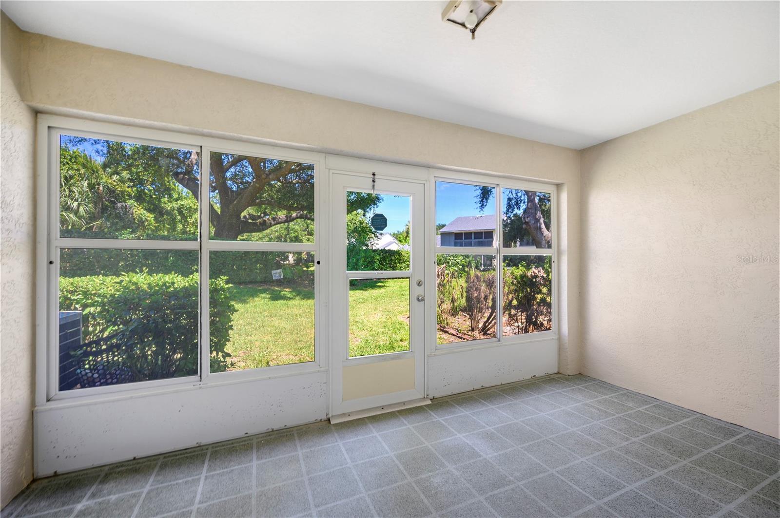 TOWNHOUSES AT PARK LAKE - Residential